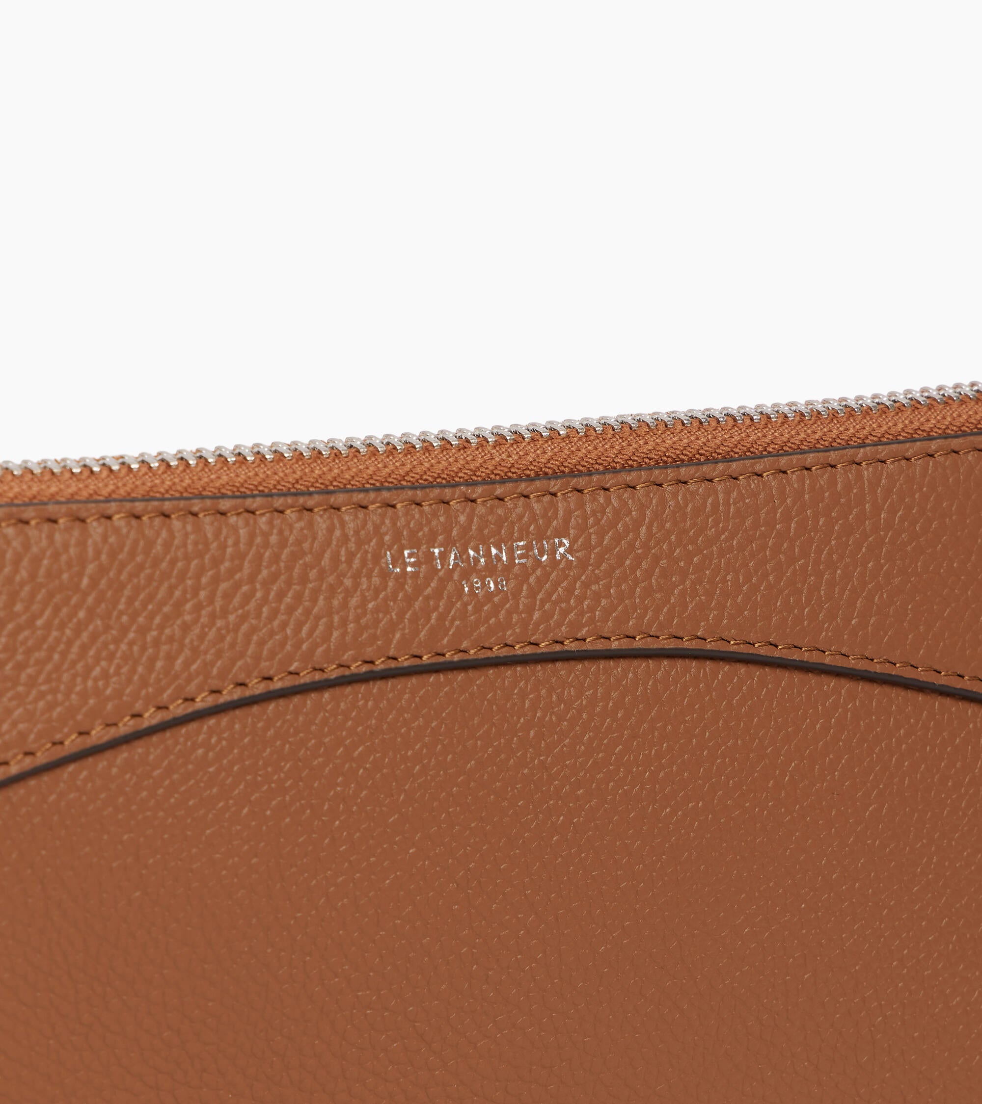 Bolso de mano con cremallera de cuero granulado