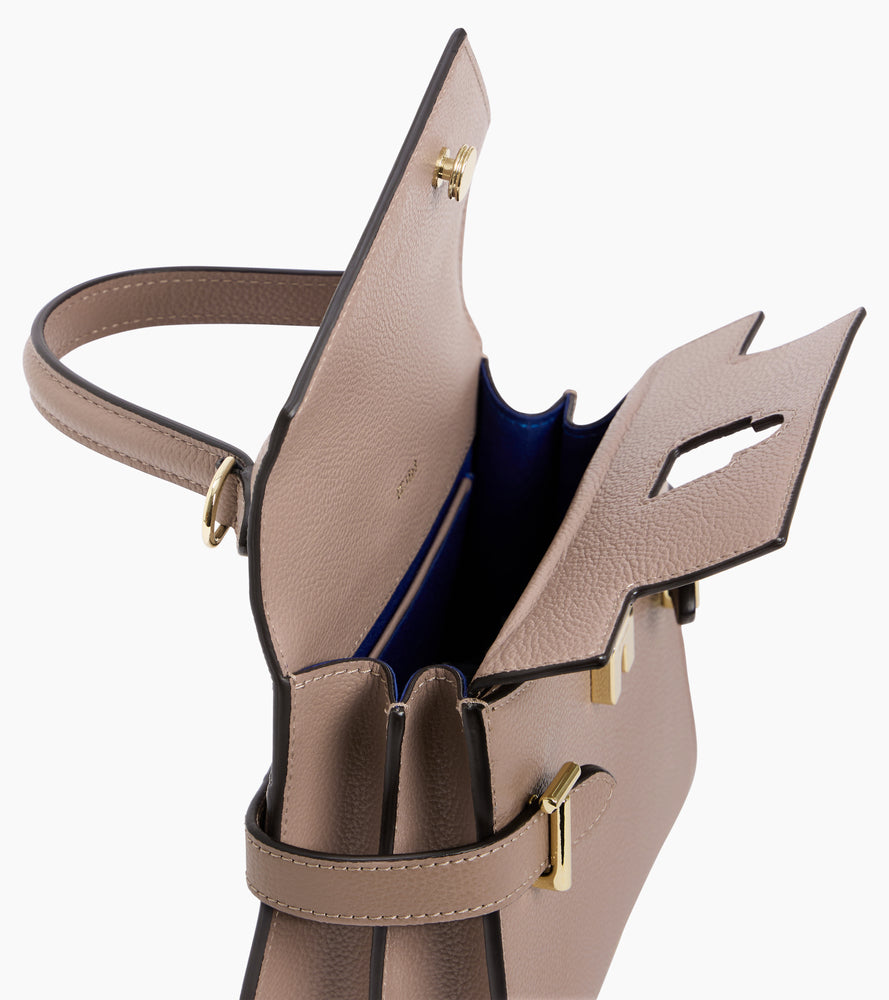 Kleine Handtasche Emilie aus genarbtem Leder mit Doppelklappe