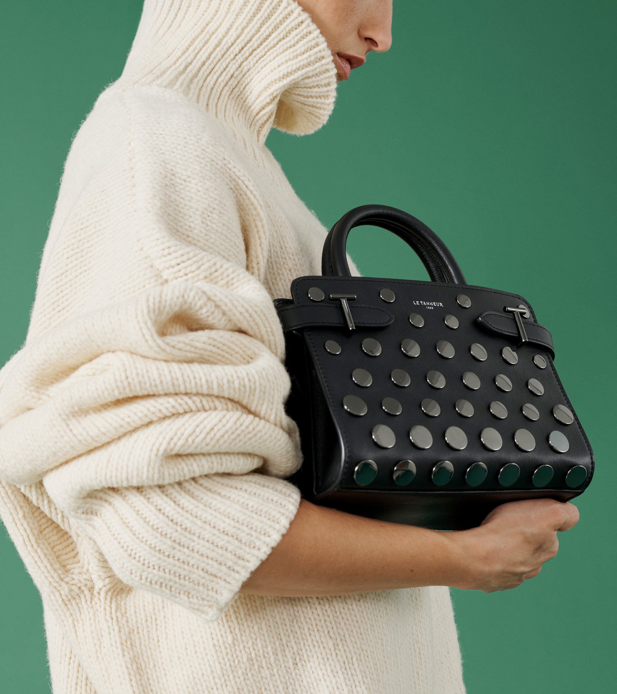 Bolso de mano pequeño de piel lisa con tachuelas Emilie